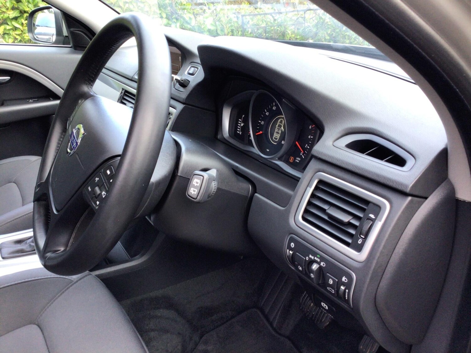 Used Volvo V70 2013 for sale - 77927789: Photo 14