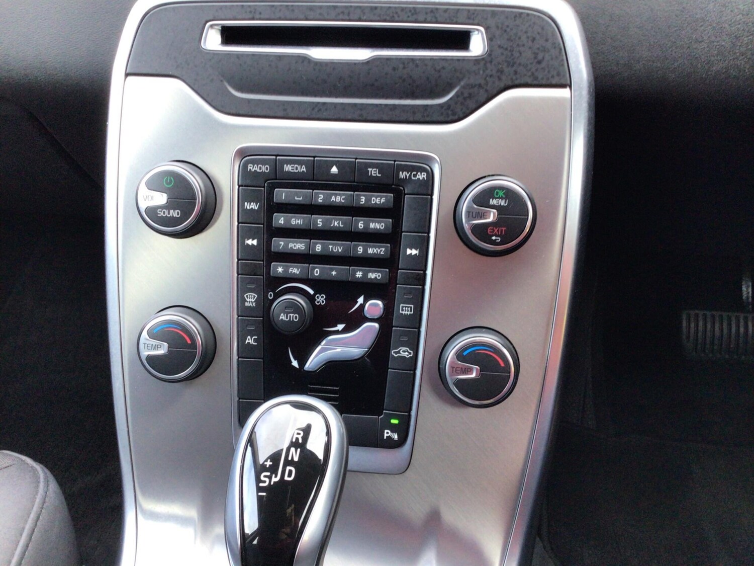 Used Volvo V70 2013 for sale - 77927789: Photo 18