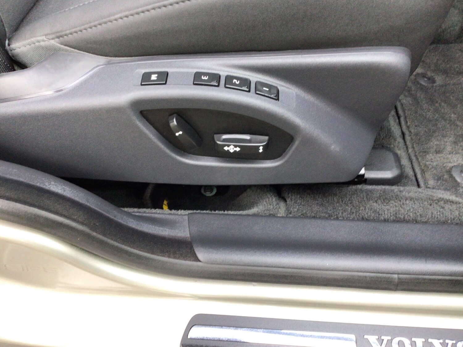 Used Volvo V70 2013 for sale - 77927789: Photo 21