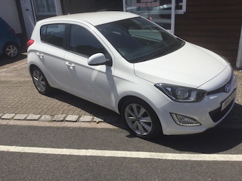 Used Hyundai i20 2014 for sale - 79151405: Photo