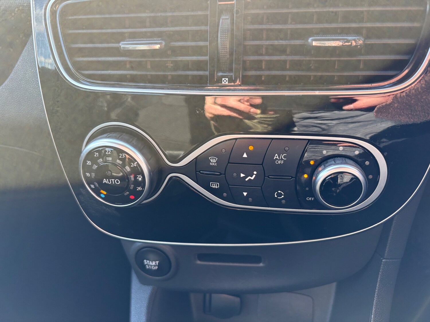 Used Renault Clio 2018 for sale - 78029230: Photo 17