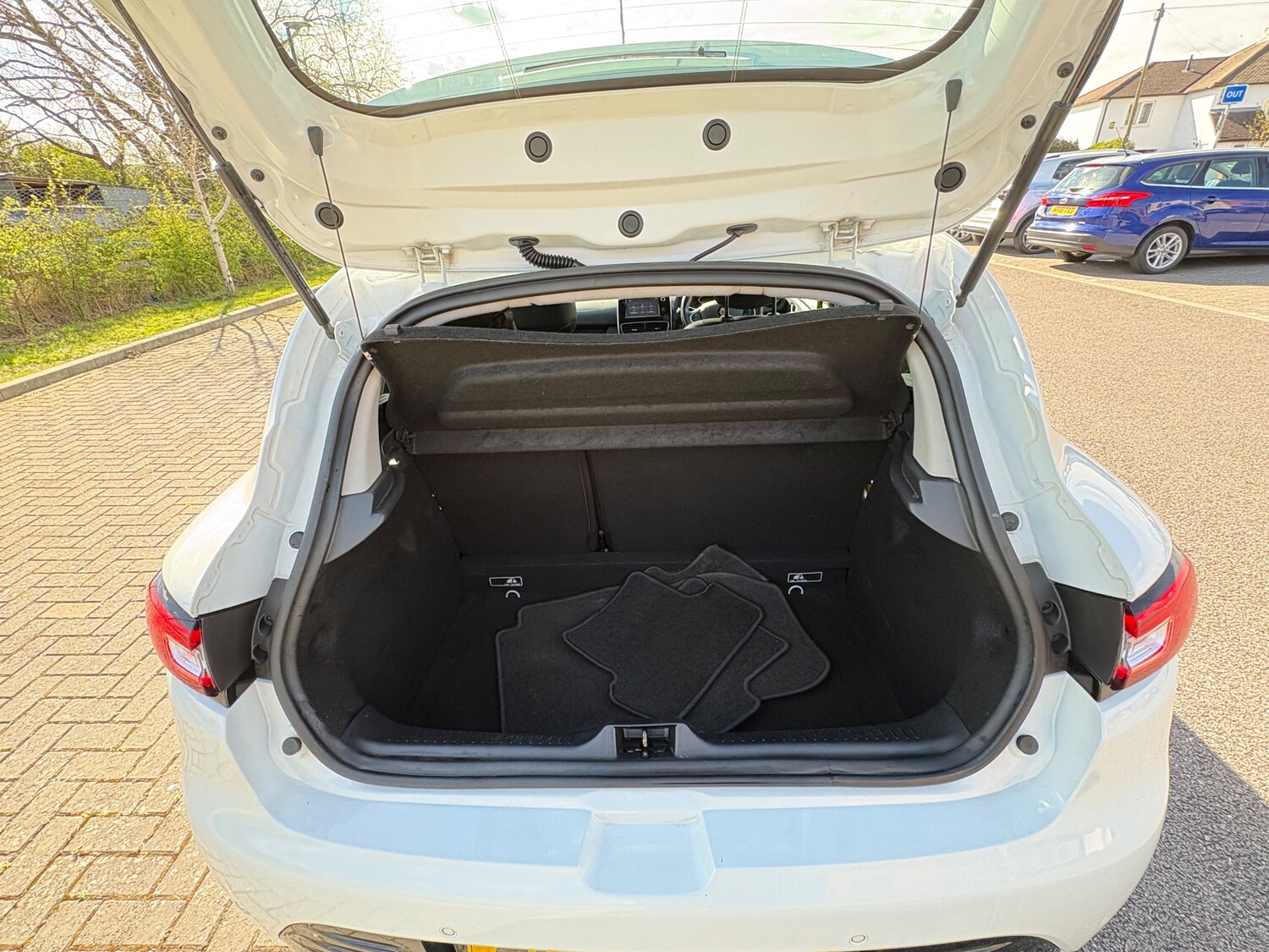 Used Renault Clio 2018 for sale - 78029230: Photo 19