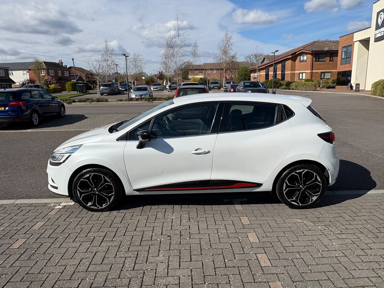 Used Renault Clio 2018 for sale - 78029230: Photo 3