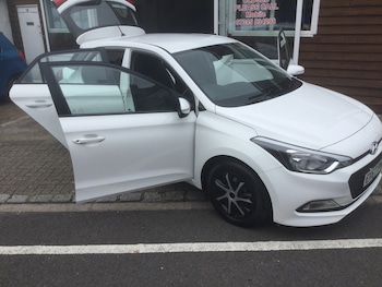 Used Hyundai i20 2017 for sale - 78926881: Photo
