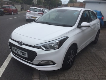 Used Hyundai i20 2017 for sale - 78926881: Photo