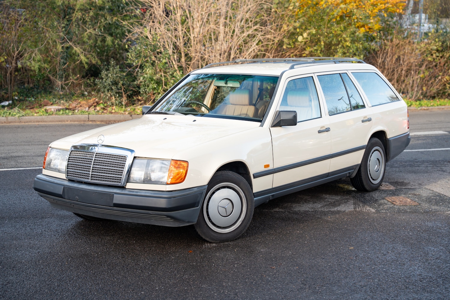 Used Mercedes-Benz 230 1989 for sale - 78002062: Photo 2