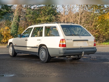 Used Mercedes-Benz 230 1989 for sale - 78002062: Photo