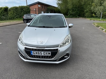 Used Peugeot 208 2015 for sale - 78201617: Photo