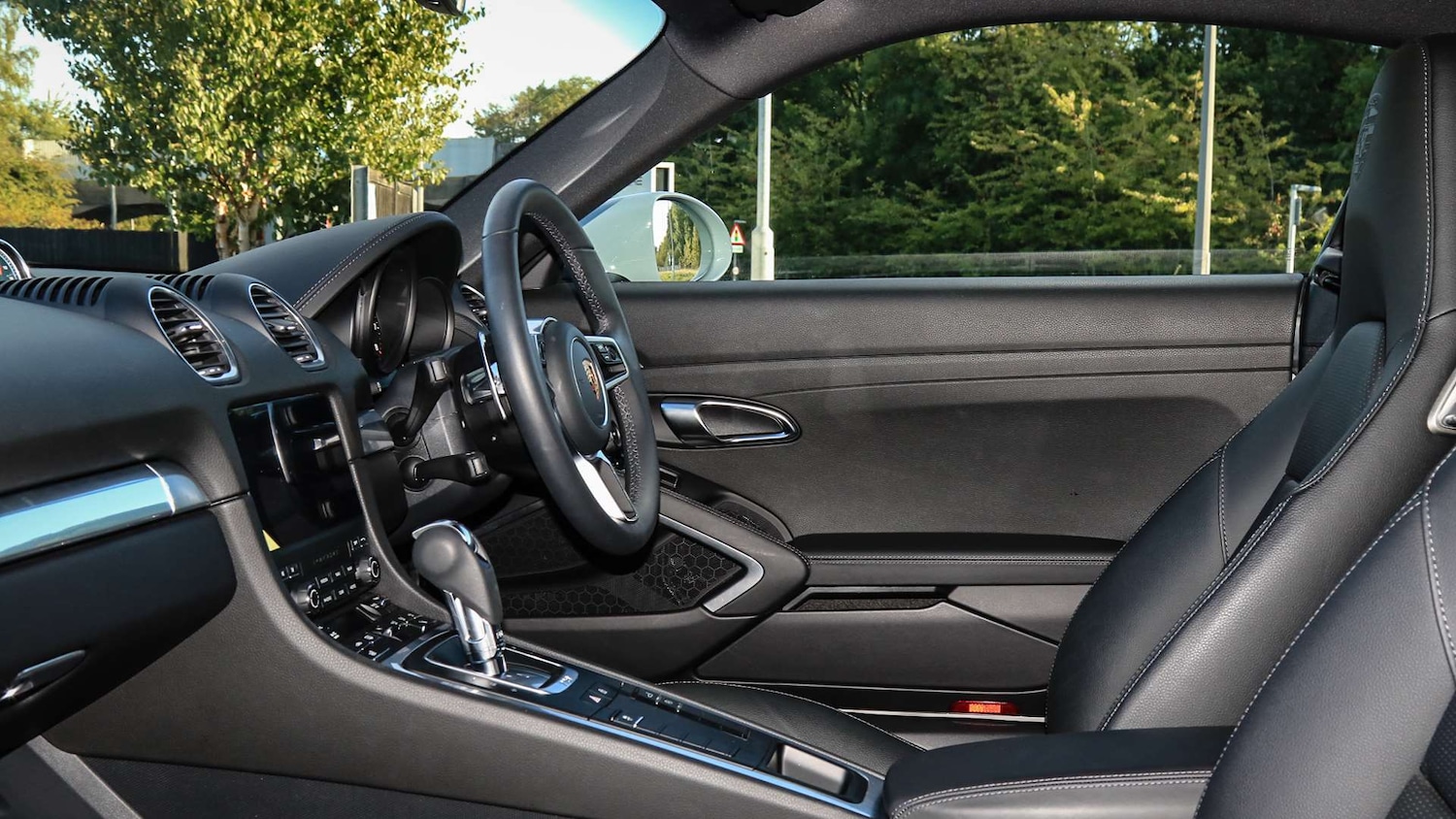 Used Porsche Cayman 2024 for sale - 76421270: Photo 11