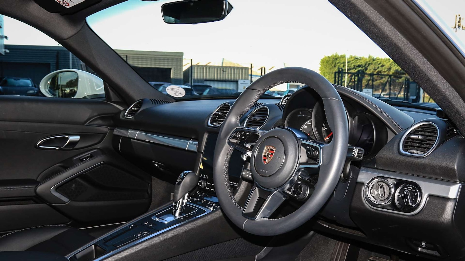 Used Porsche Cayman 2024 for sale - 76421270: Photo 12