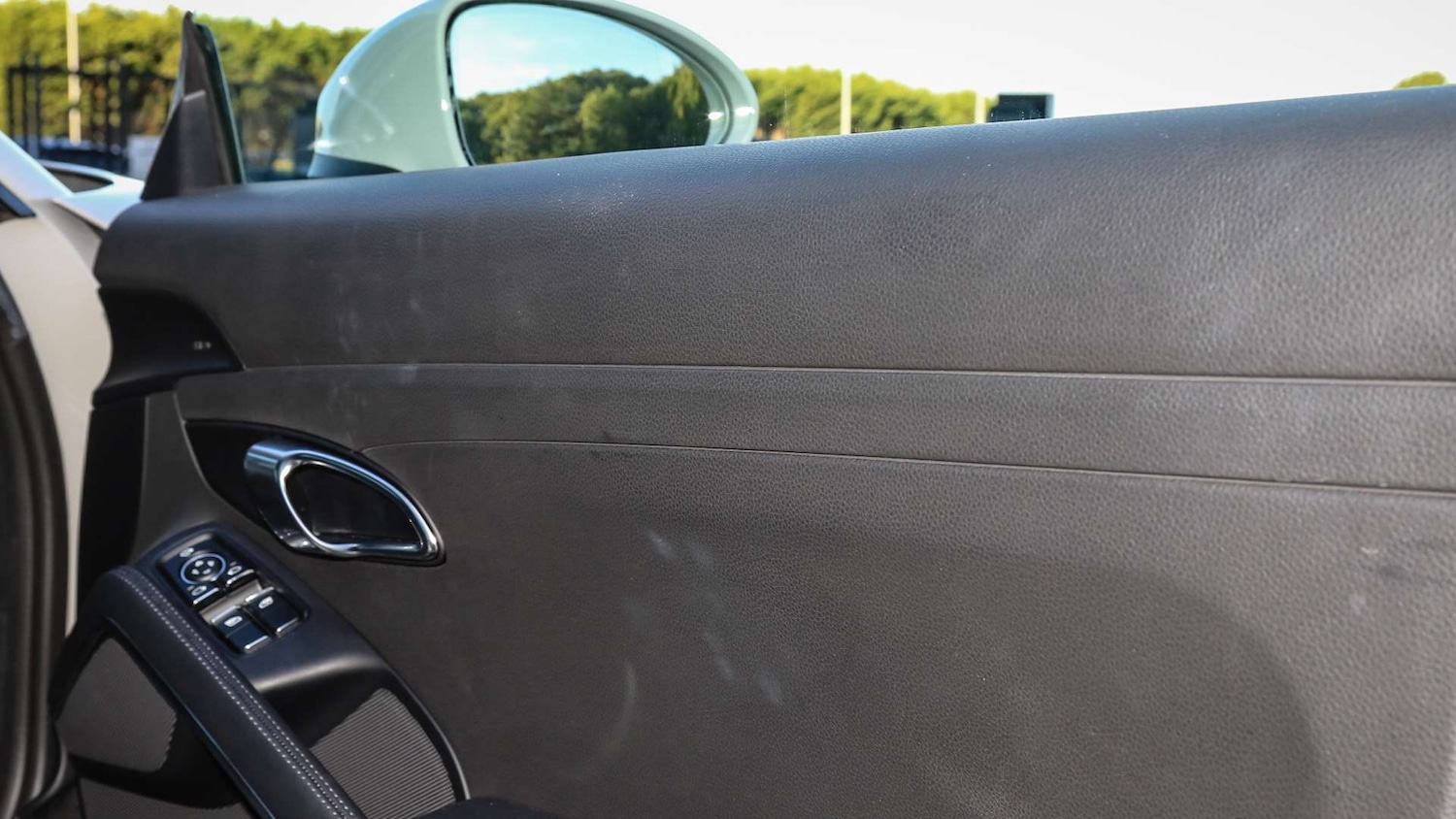 Used Porsche Cayman 2024 for sale - 76421270: Photo 25