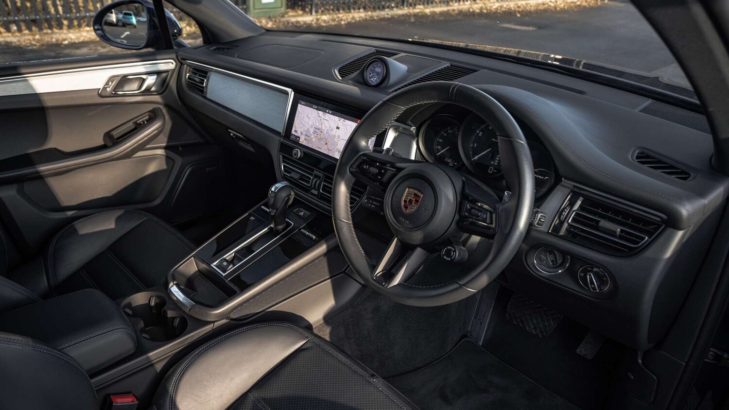 Used Porsche Macan 2023 for sale - 76789431: Photo 12