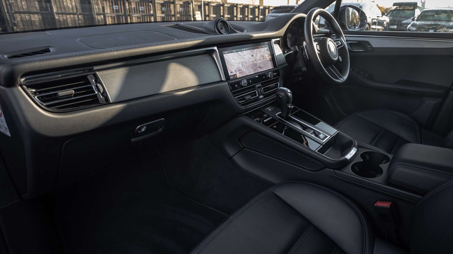 Used Porsche Macan 2023 for sale - 76789431: Photo 5