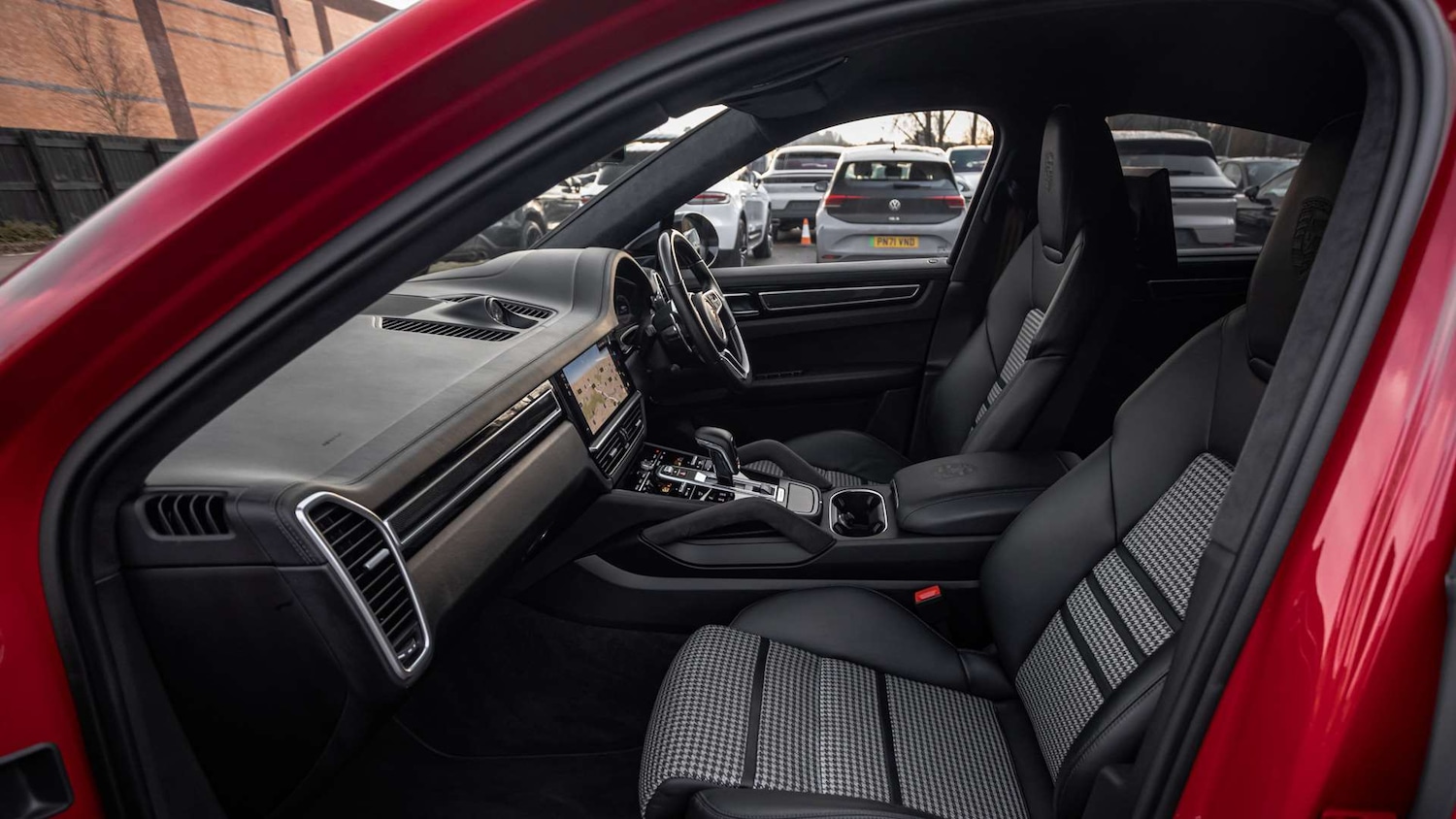 Used Porsche Cayenne 2023 for sale - 76978687: Photo 12