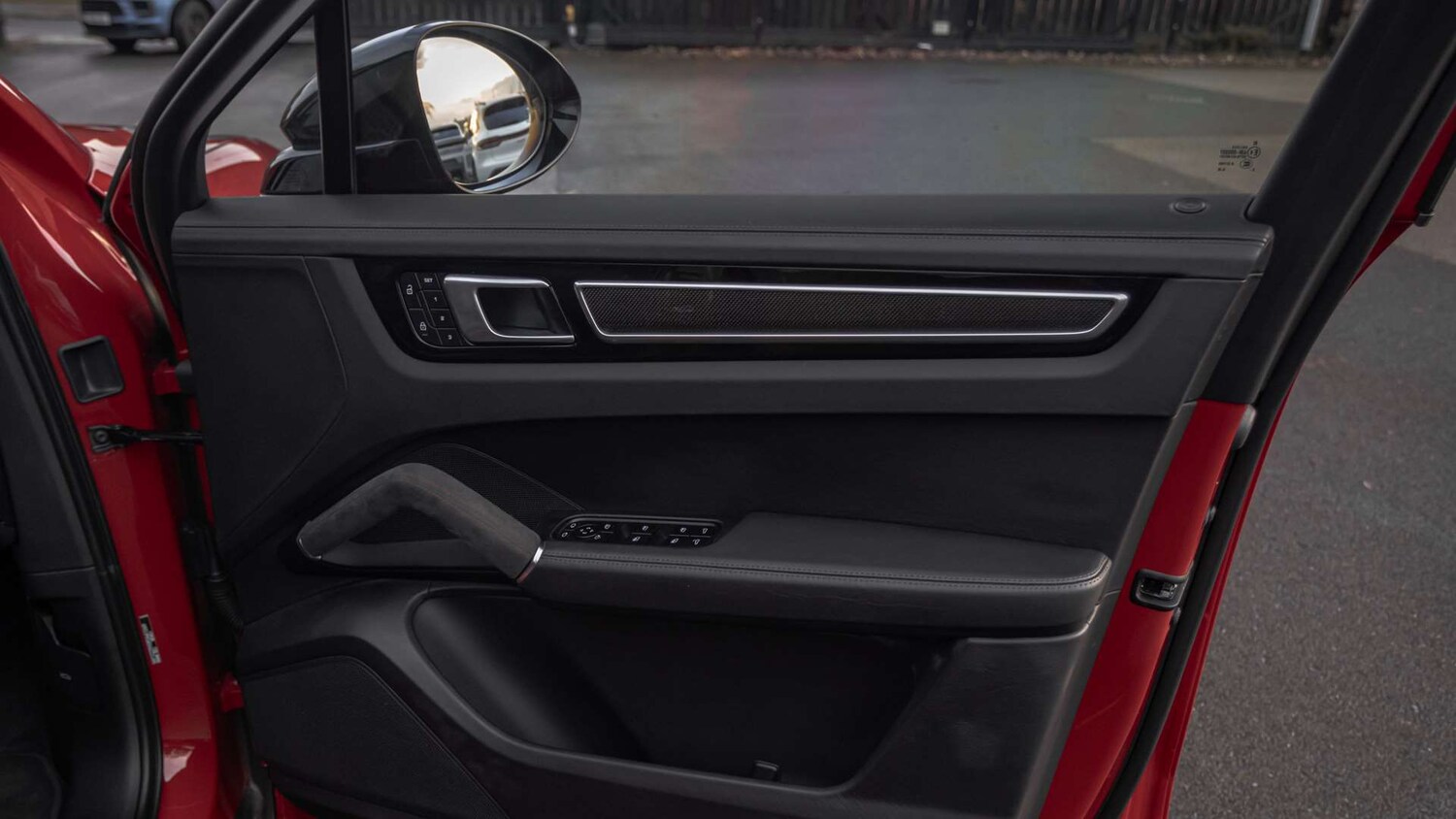 Used Porsche Cayenne 2023 for sale - 76978687: Photo 32