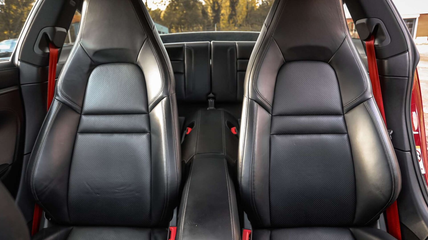 Used Porsche 911 2020 for sale - 77842432: Photo 15