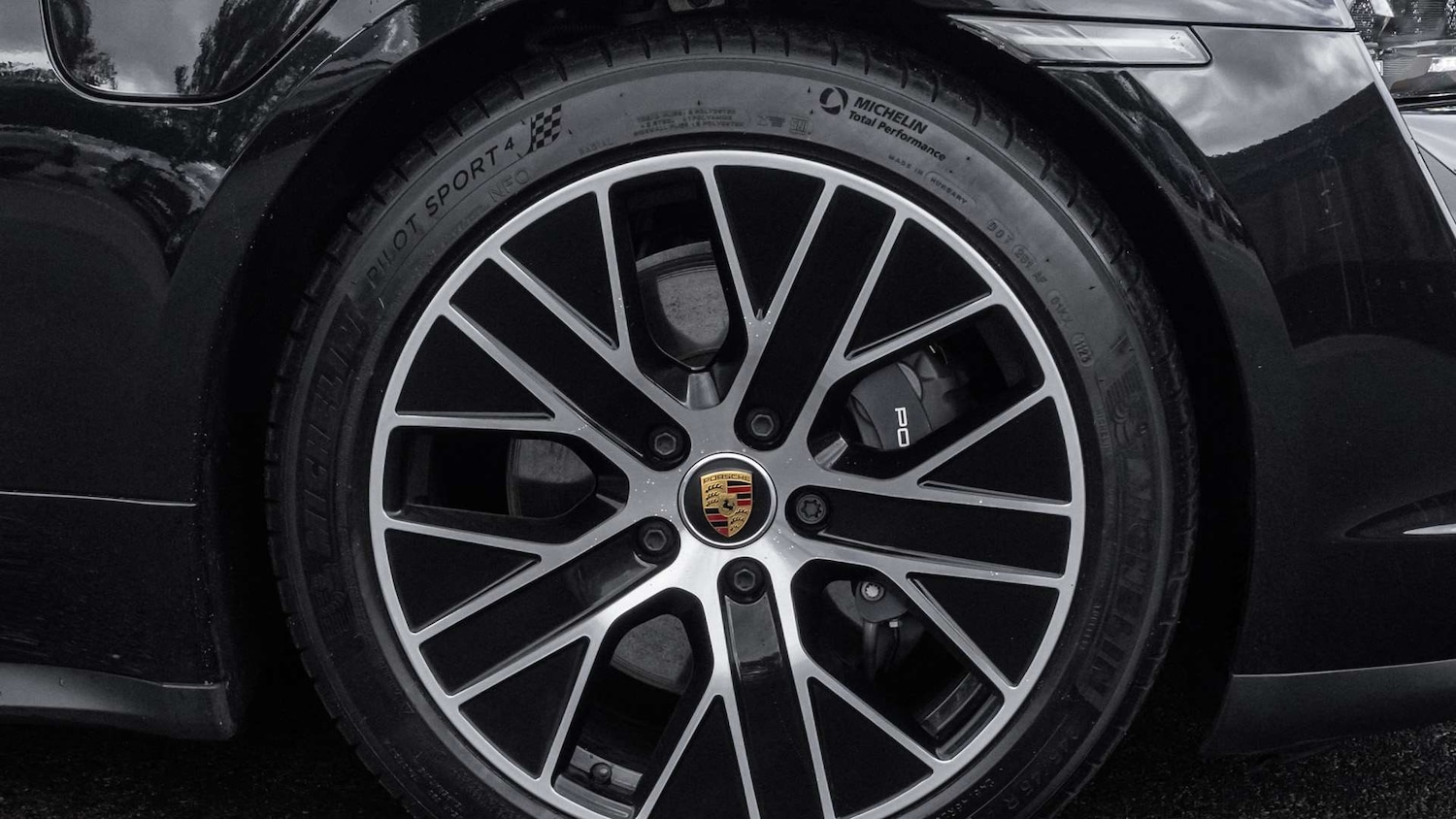 Used Porsche Taycan 2023 for sale - 75981345: Photo 10