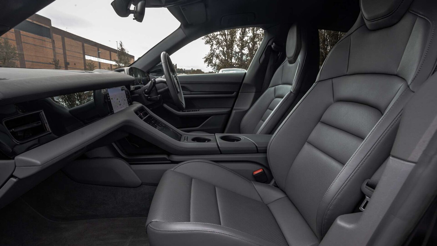 Used Porsche Taycan 2023 for sale - 75981345: Photo 12