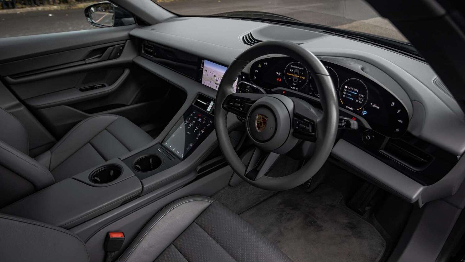 Used Porsche Taycan 2023 for sale - 75981345: Photo 17