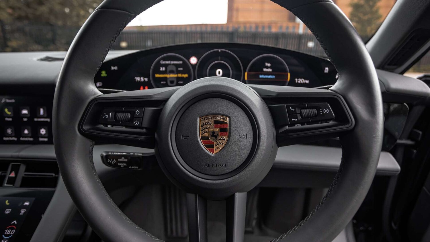 Used Porsche Taycan 2023 for sale - 75981345: Photo 18