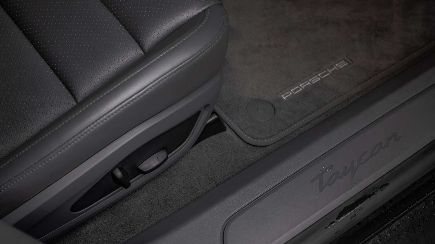 Used Porsche Taycan 2023 for sale - 75981345: Photo 28