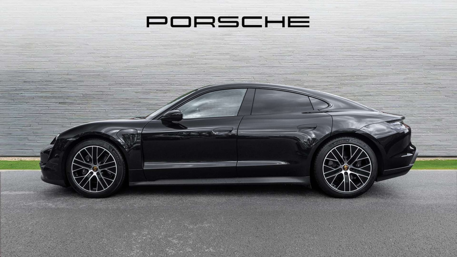 Used Porsche Taycan 2023 for sale - 75981345: Photo 6