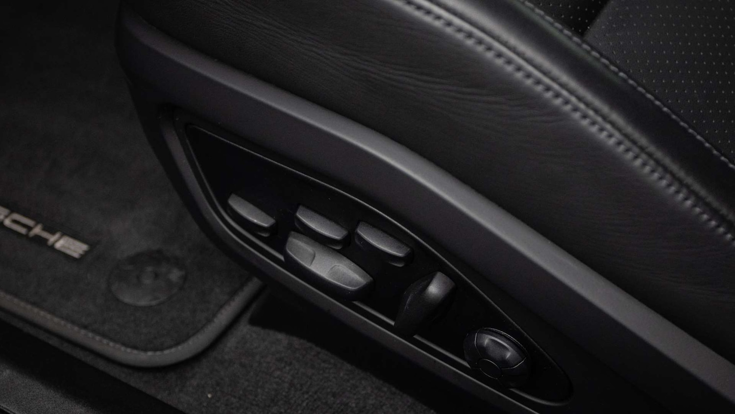 Used Porsche Taycan 2021 for sale - 77308345: Photo 28