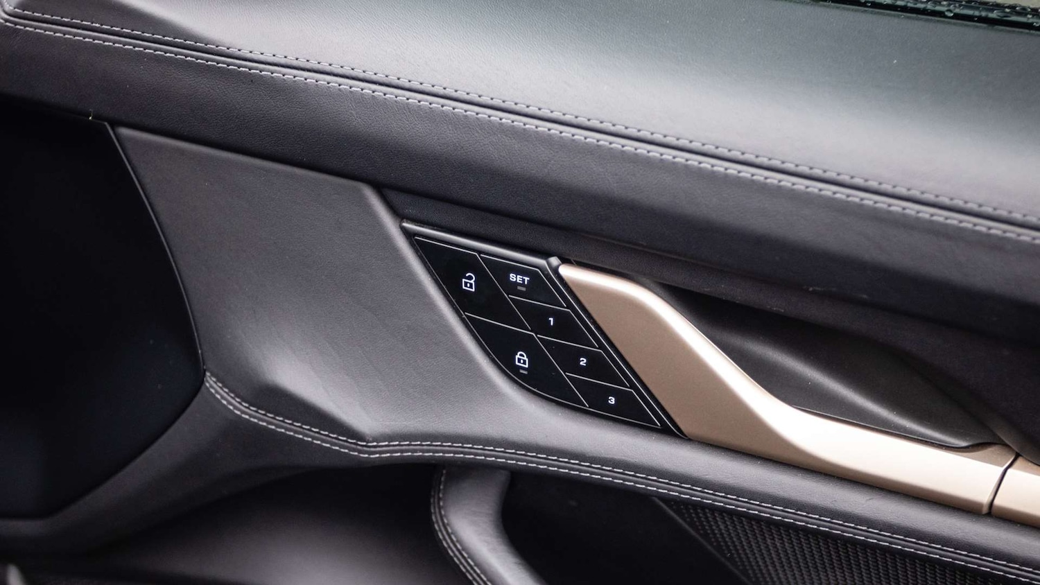 Used Porsche Taycan 2021 for sale - 77308345: Photo 30