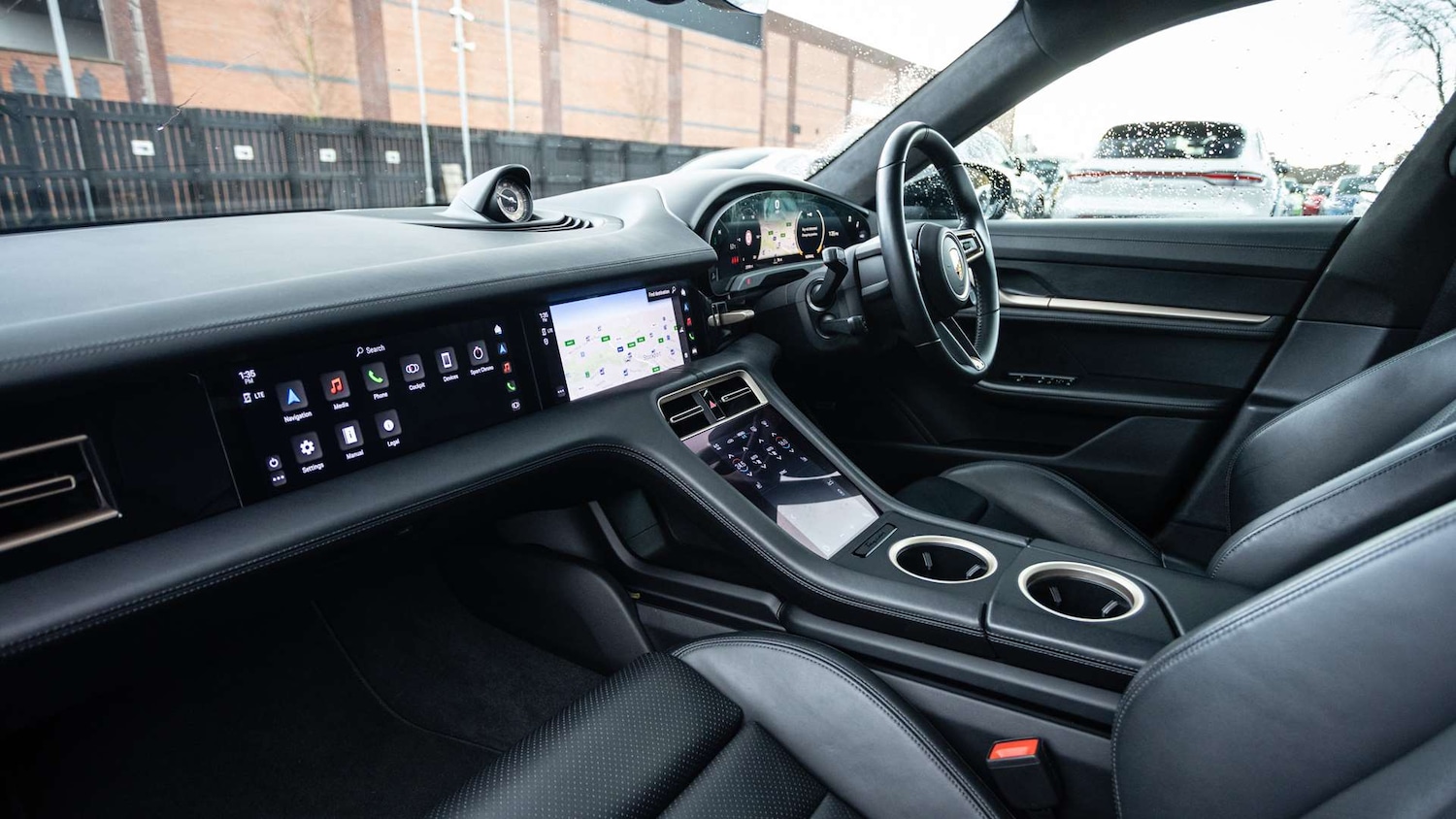 Used Porsche Taycan 2021 for sale - 77308345: Photo 5