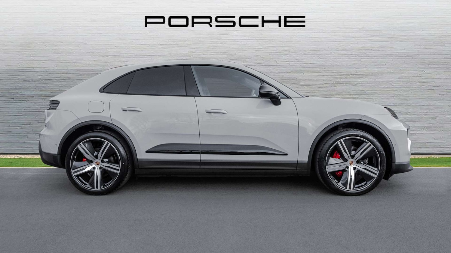 Used Porsche Macan for sale - 78104661: Photo 2