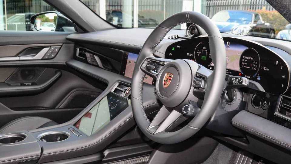 Used Porsche Taycan 2024 for sale - 78052137: Photo 11