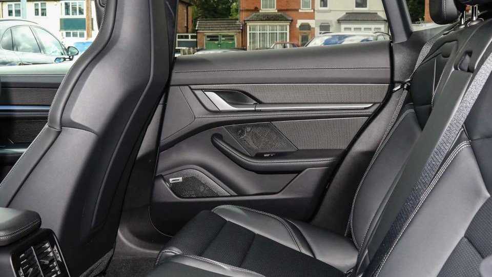 Used Porsche Taycan 2024 for sale - 78052137: Photo 12