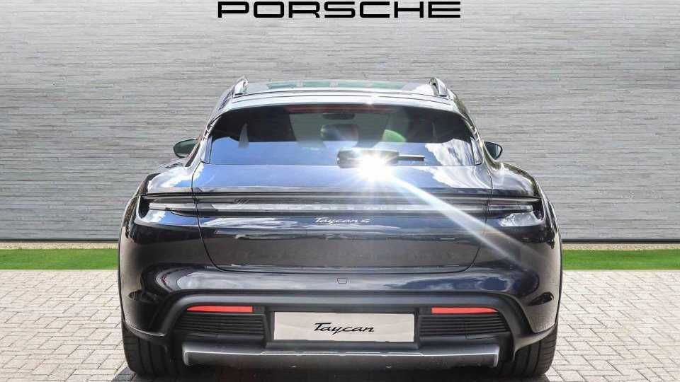 Used Porsche Taycan 2024 for sale - 78052137: Photo 4