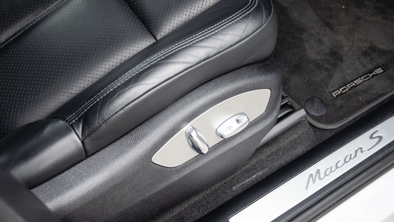 Used Porsche Macan 2020 for sale - 77281791: Photo 29