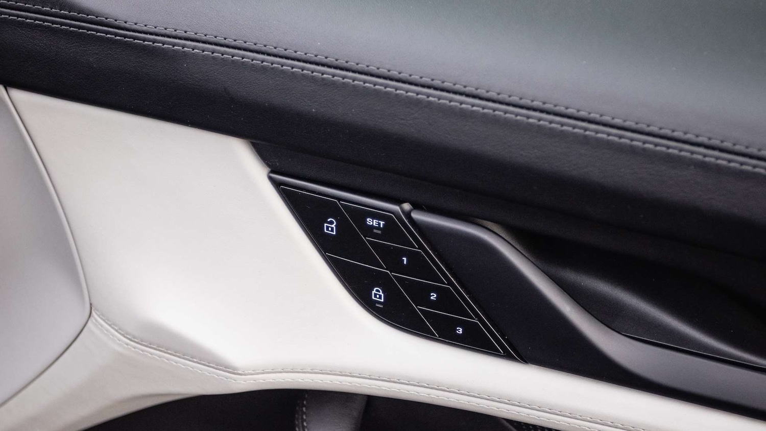 Used Porsche Taycan 2022 for sale - 76774221: Photo 25