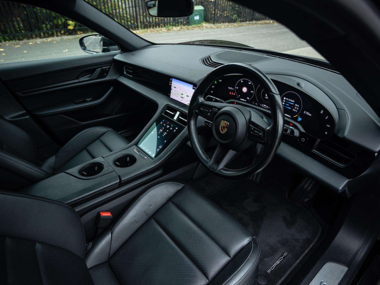 Used Porsche Taycan 2021 for sale - 76218273: Photo 12