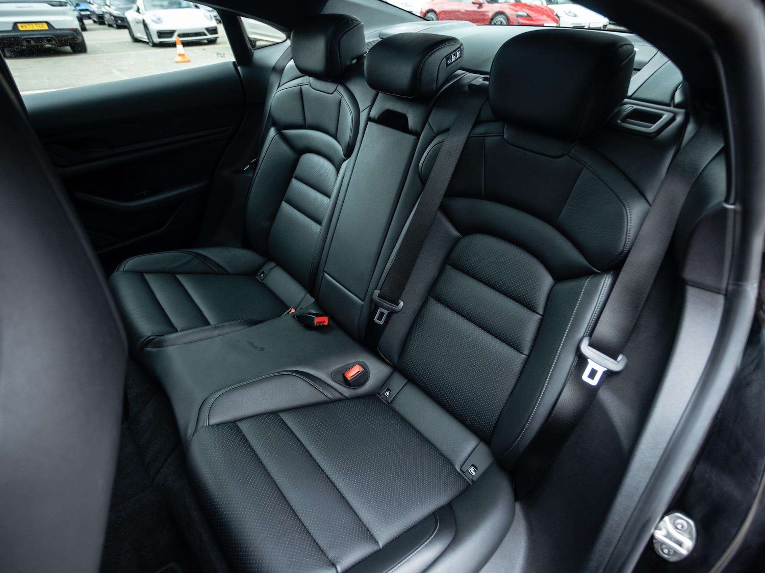 Used Porsche Taycan 2021 for sale - 76218273: Photo 15