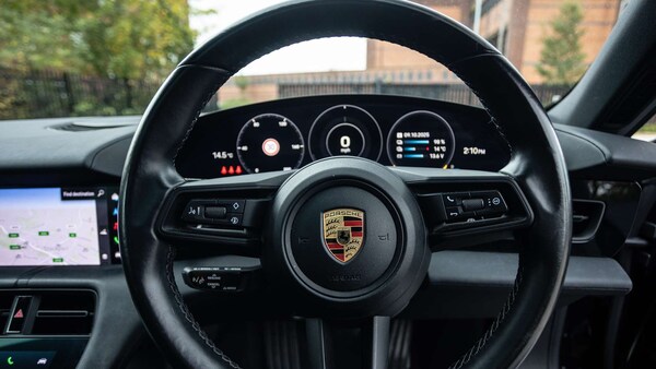 Used Porsche Taycan 2021 for sale - 76218273: Photo 16