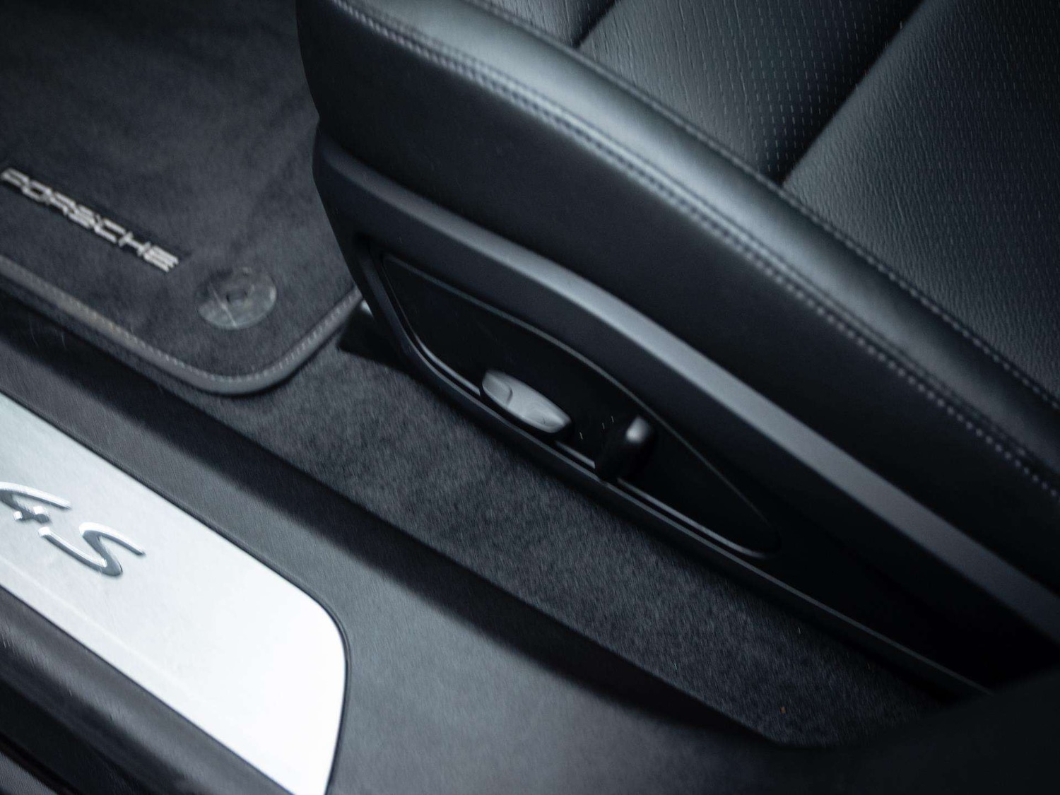 Used Porsche Taycan 2021 for sale - 76218273: Photo 17