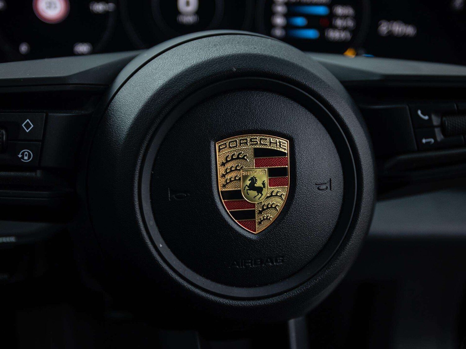 Used Porsche Taycan 2021 for sale - 76218273: Photo 24