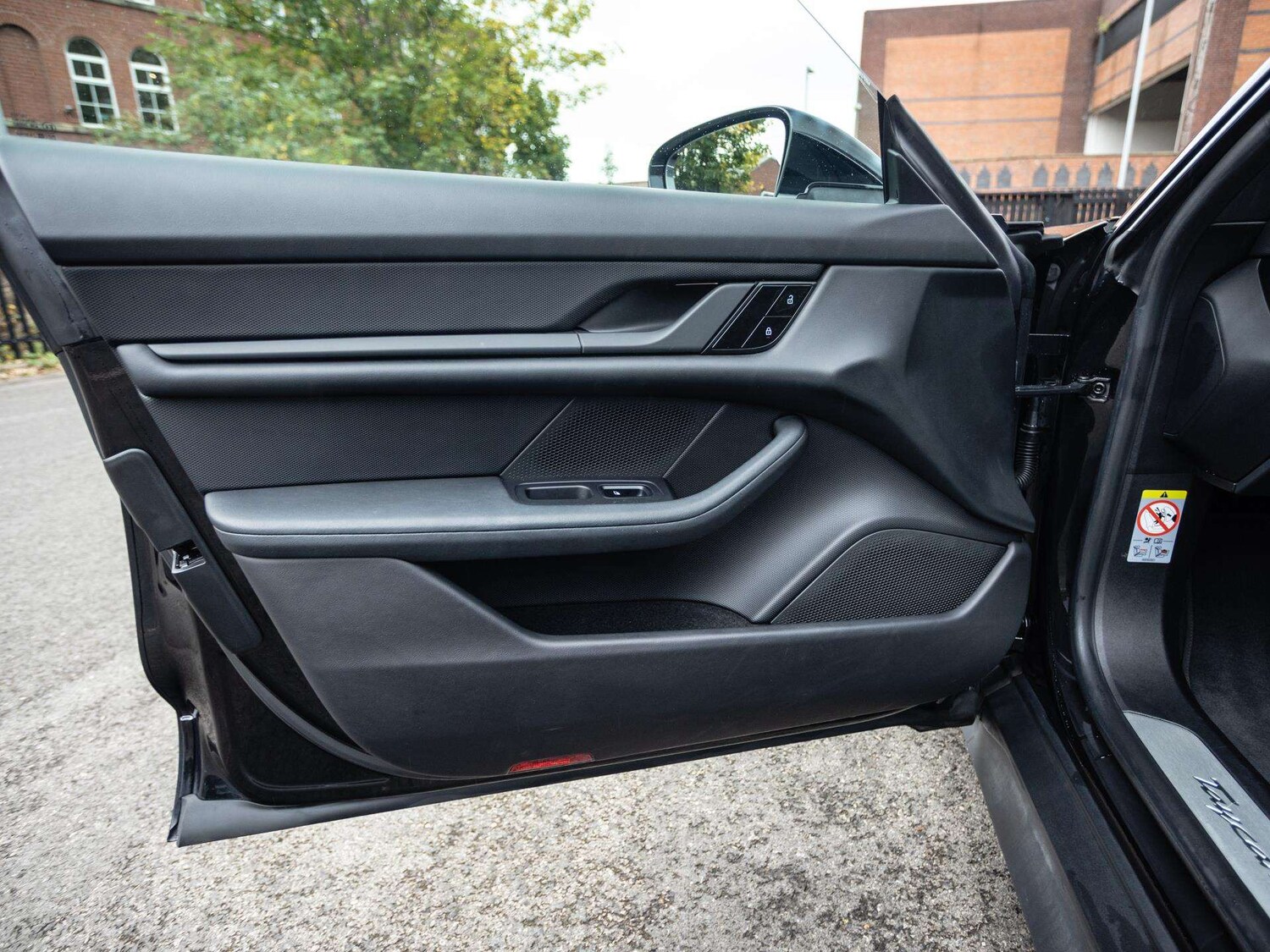 Used Porsche Taycan 2021 for sale - 76218273: Photo 26