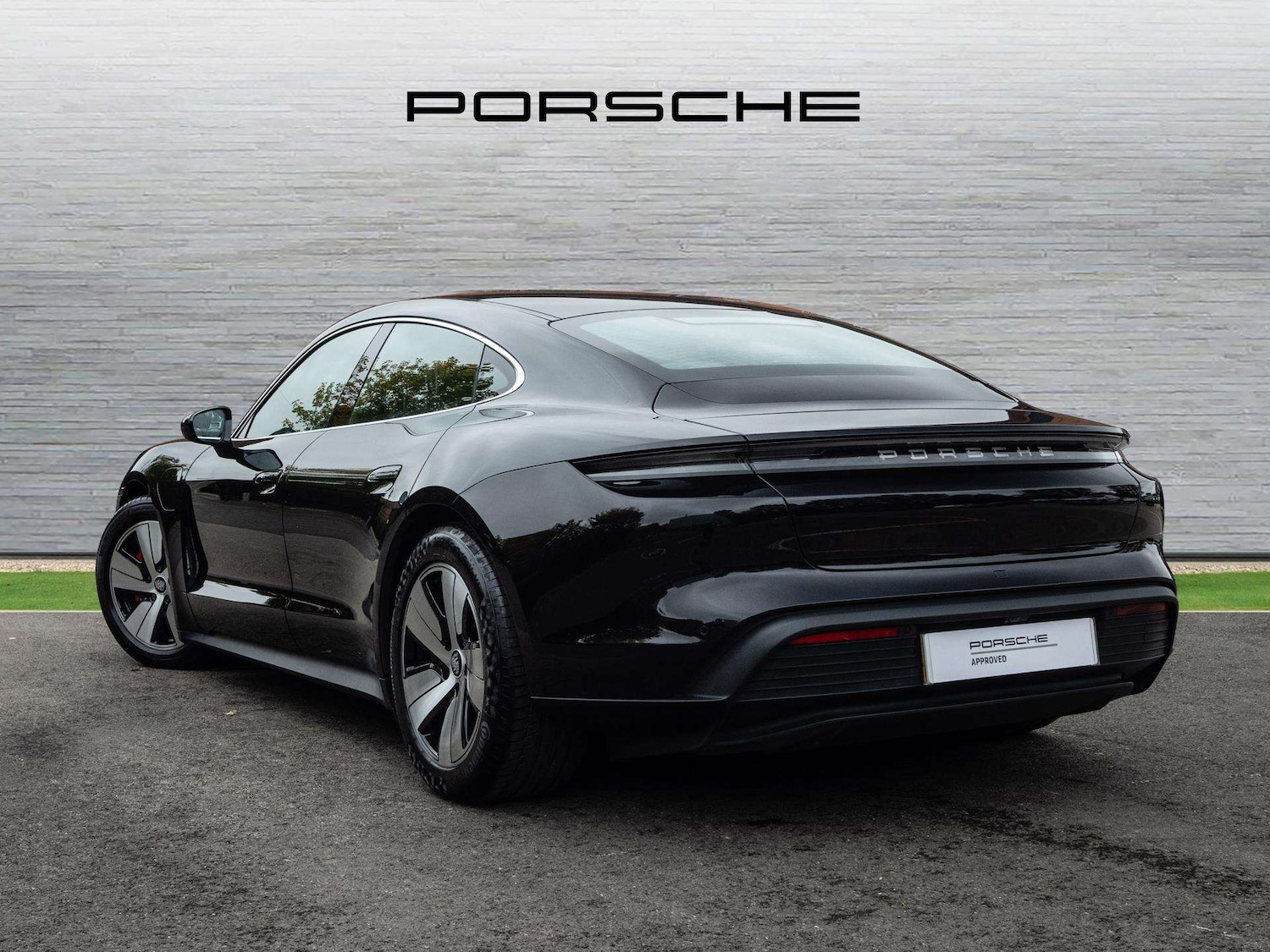 Used Porsche Taycan 2021 for sale - 76218273: Photo 4