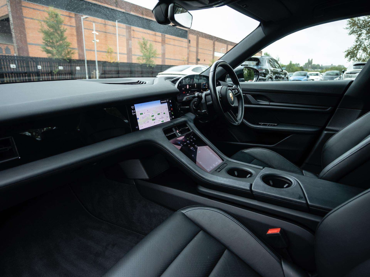 Used Porsche Taycan 2021 for sale - 76218273: Photo 5