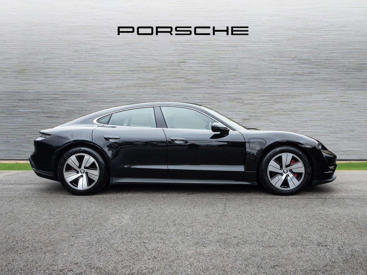 Used Porsche Taycan 2021 for sale - 76218273: Photo 7