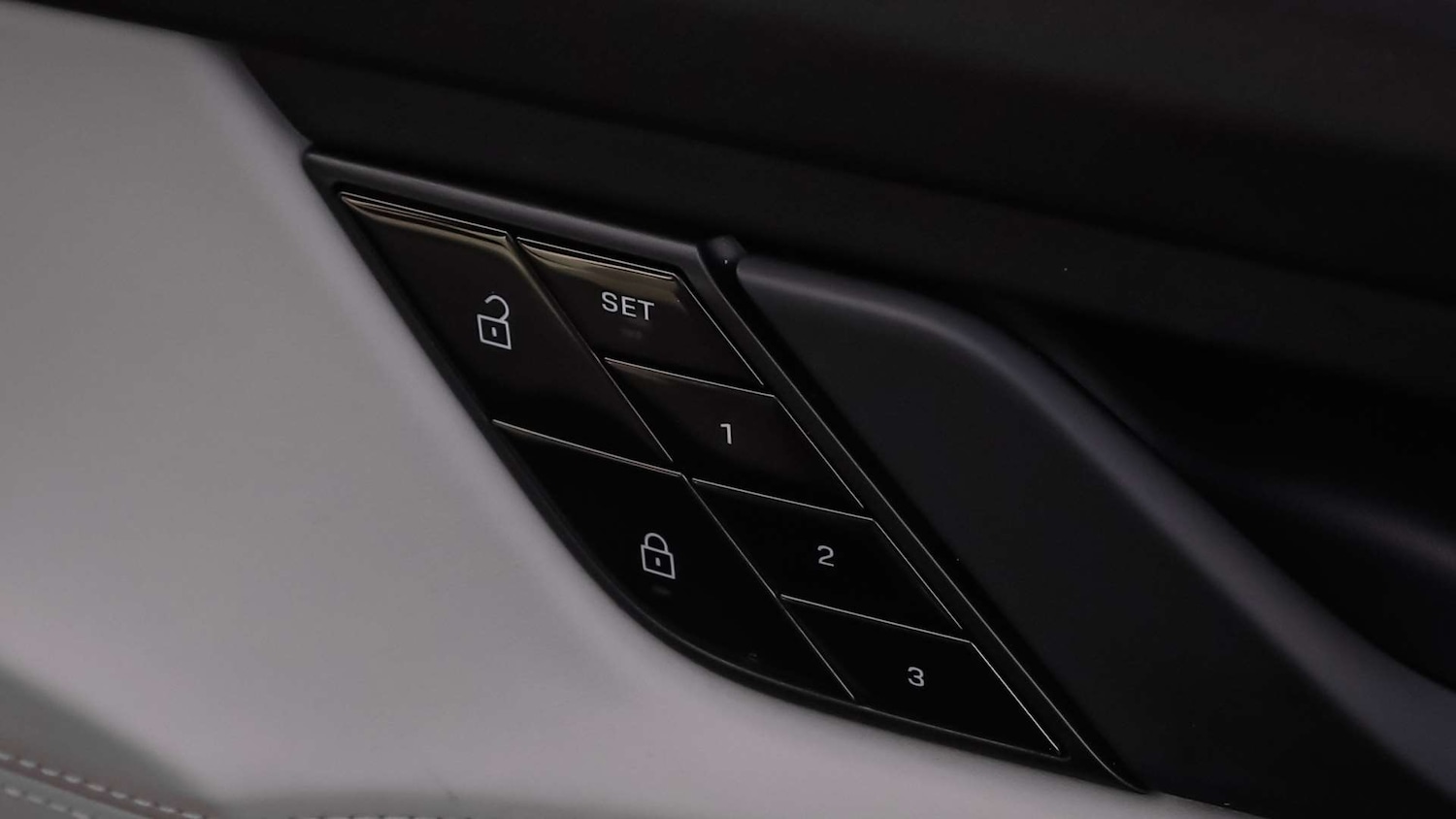 Used Porsche Taycan 2020 for sale - 76691983: Photo 29