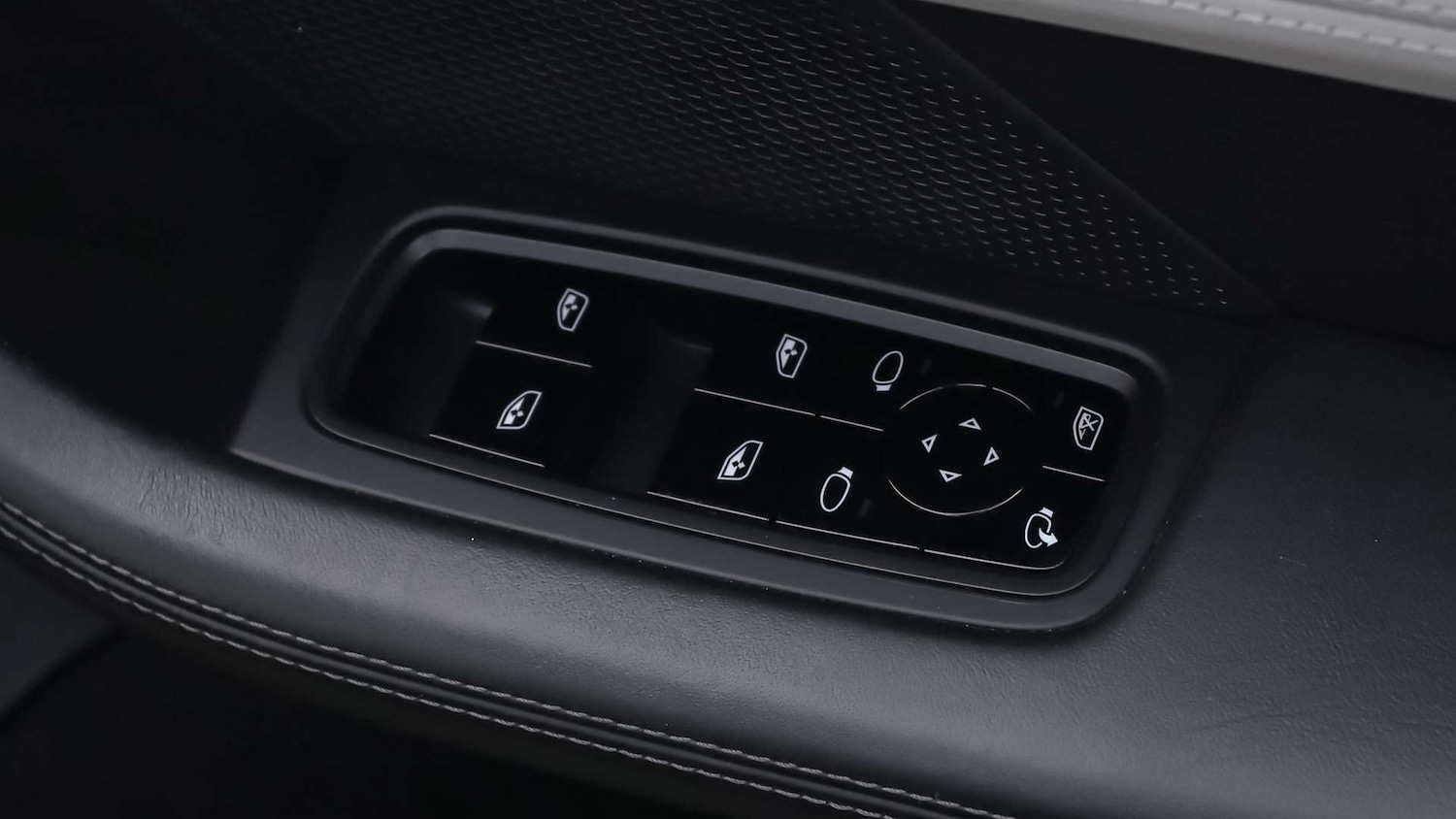 Used Porsche Taycan 2020 for sale - 76691983: Photo 30