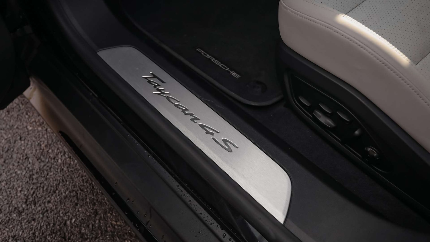 Used Porsche Taycan 2020 for sale - 76691983: Photo 35