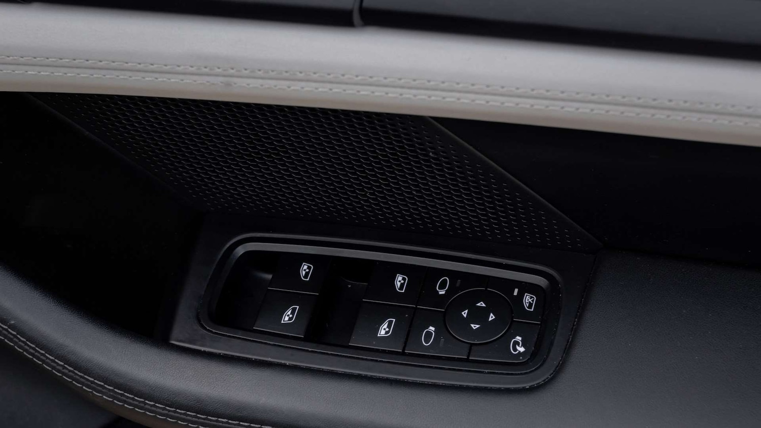 Used Porsche Taycan 2023 for sale - 76034722: Photo 11