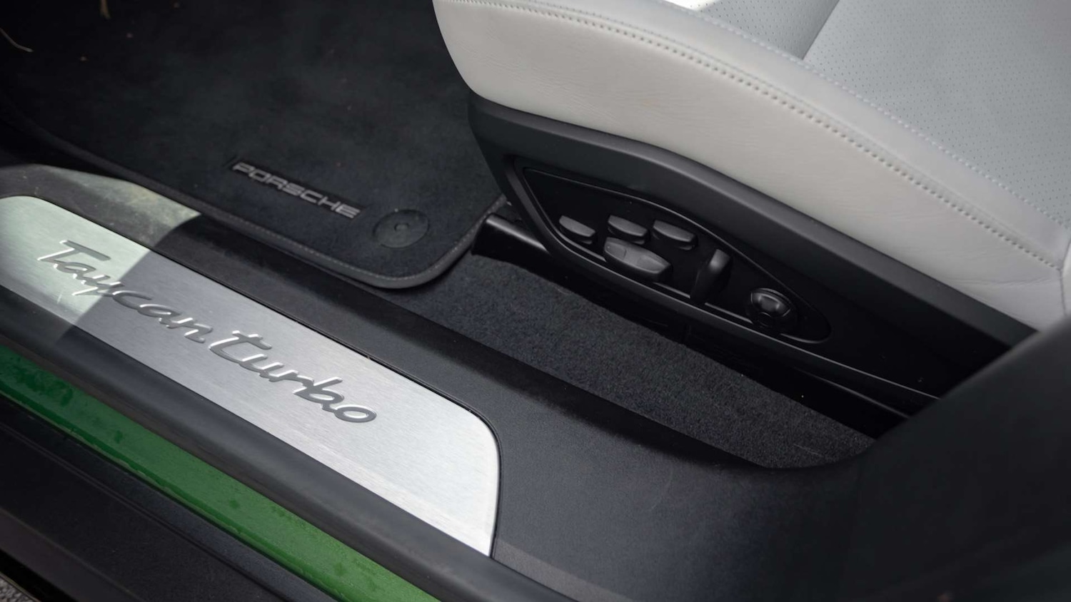 Used Porsche Taycan 2023 for sale - 76034722: Photo 30