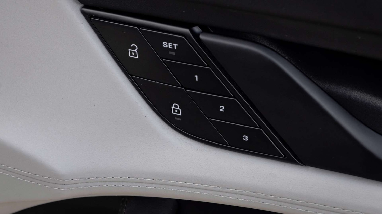 Used Porsche Taycan 2023 for sale - 76034722: Photo 35